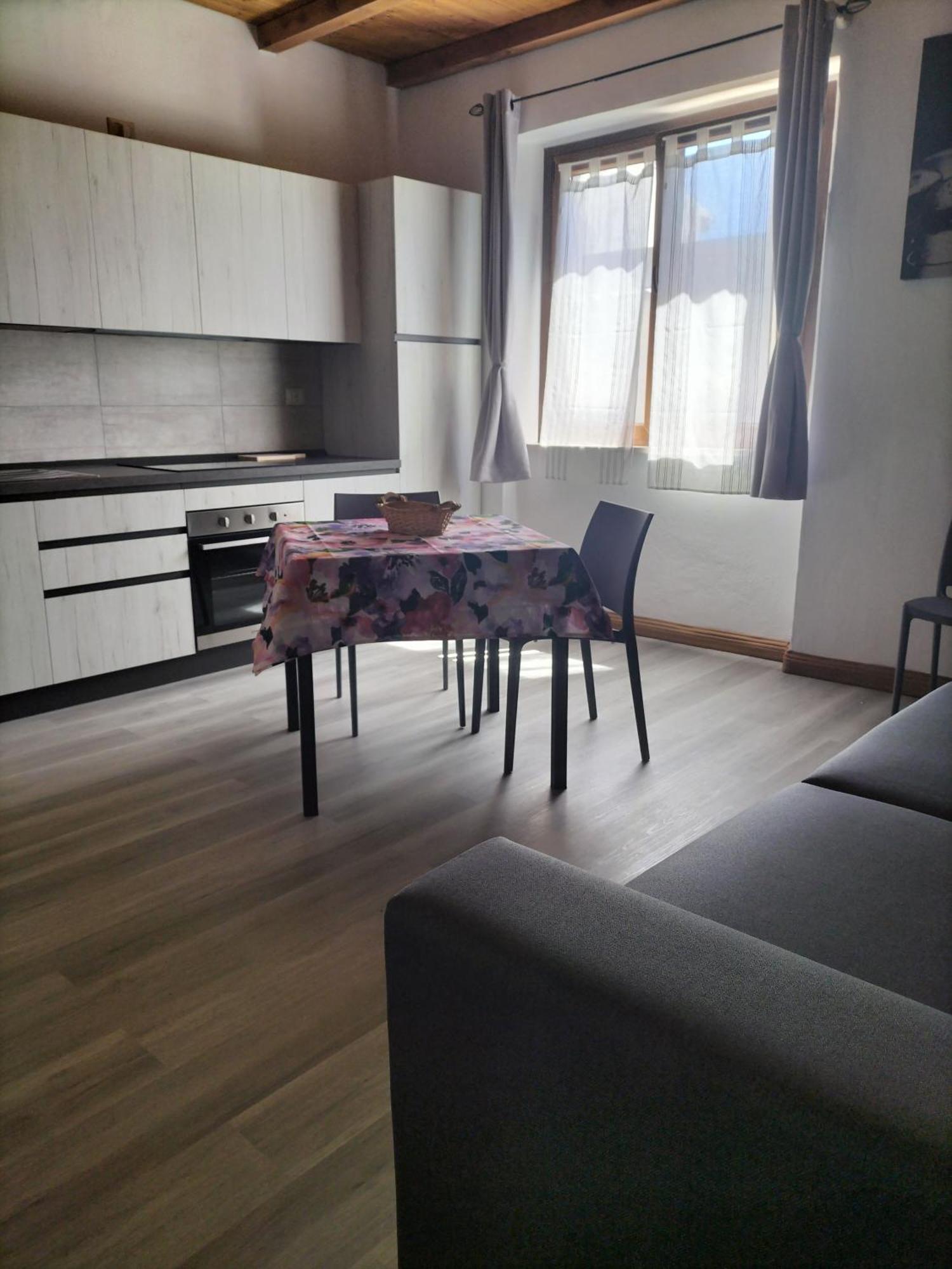 The Square Apartment Orosei Exterior photo